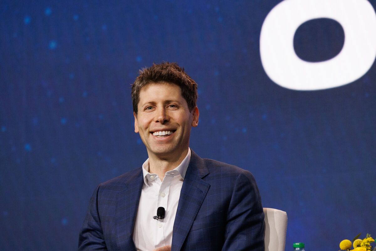 OpenAI’s Sam Altman Returns to Board After Probe Clears Him - Bloomberg
