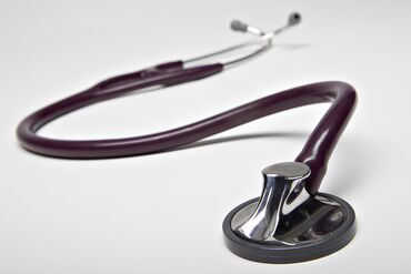 Australia to Boost Medicare Clinic Spending Amid Deficit Concern