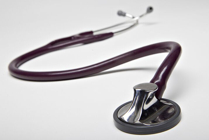 Australia to Boost Medicare Clinic Spending Amid Deficit Concern