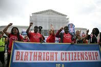 US-POLITICS-JUSTICE-TRUMP-CITIZENSHIP-PROTEST