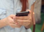 relates to グーグルとフェイスブック、広告増収の見込み-プライバシー問題でも