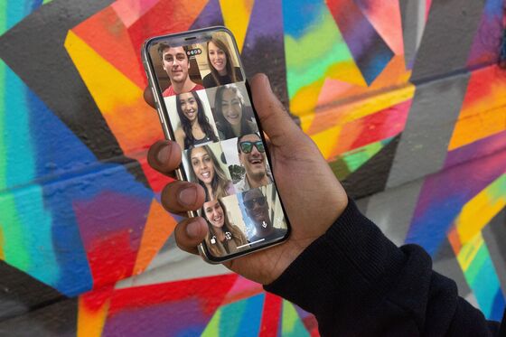Houseparty Vies With Zoom to Be Homebound Chatters’ App of Choice