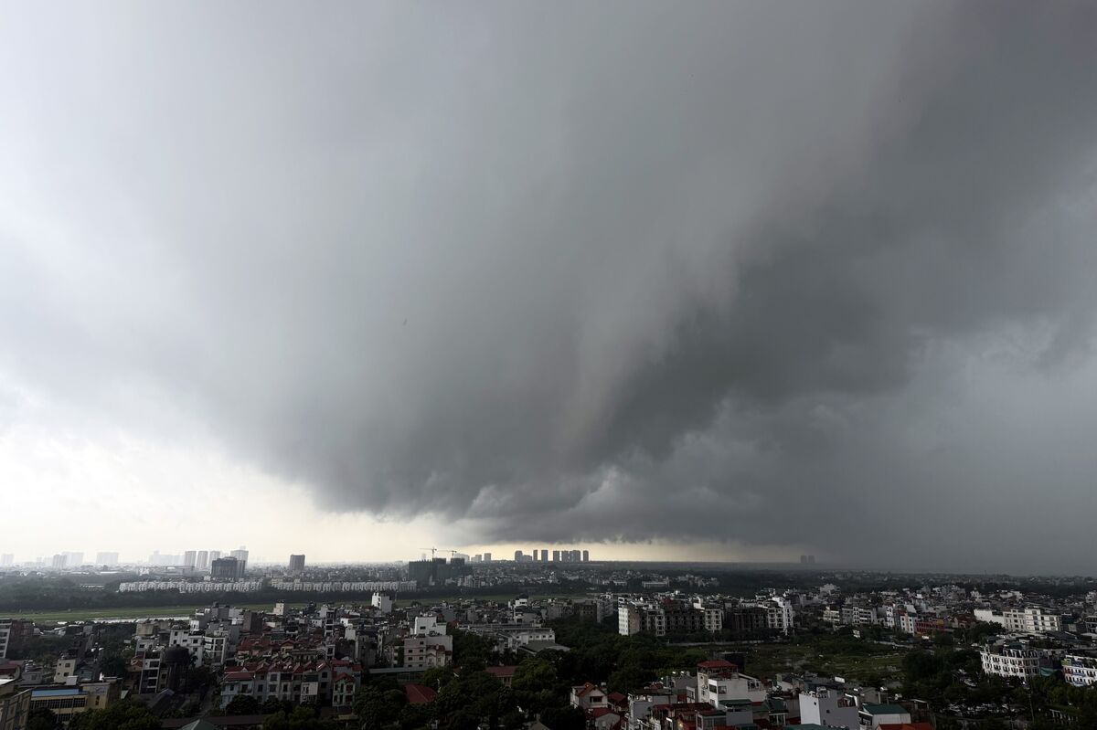 Vietnam Capital Under Water Again After Storm Matmo Sweeps In