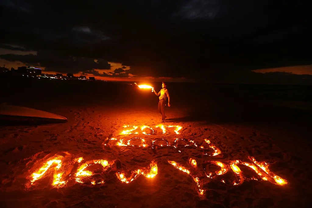 As the year is about to burn out ...

