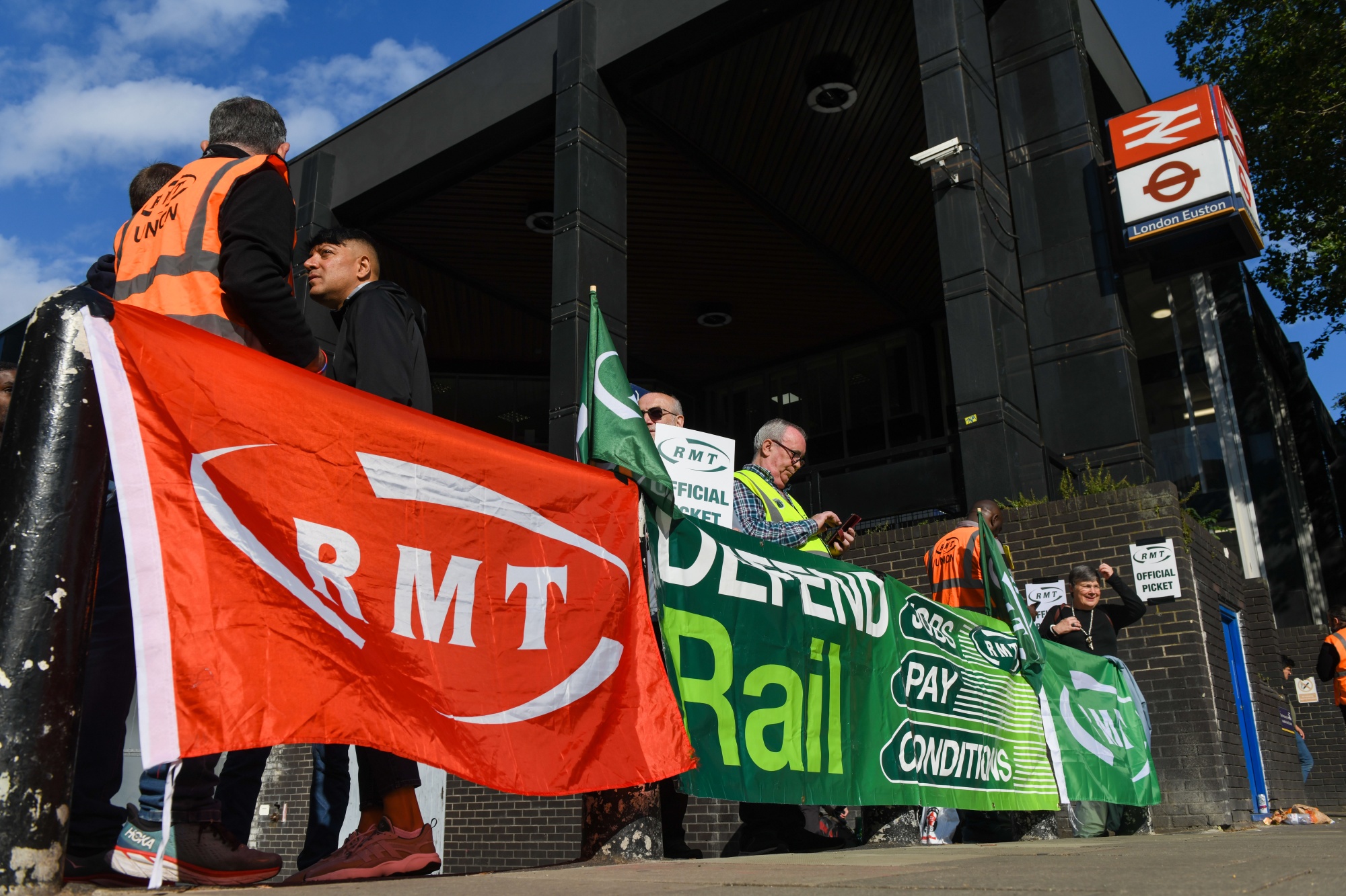 UK Rail Strikes May End as RMT Union Puts Deal to Member Vote Bloomberg