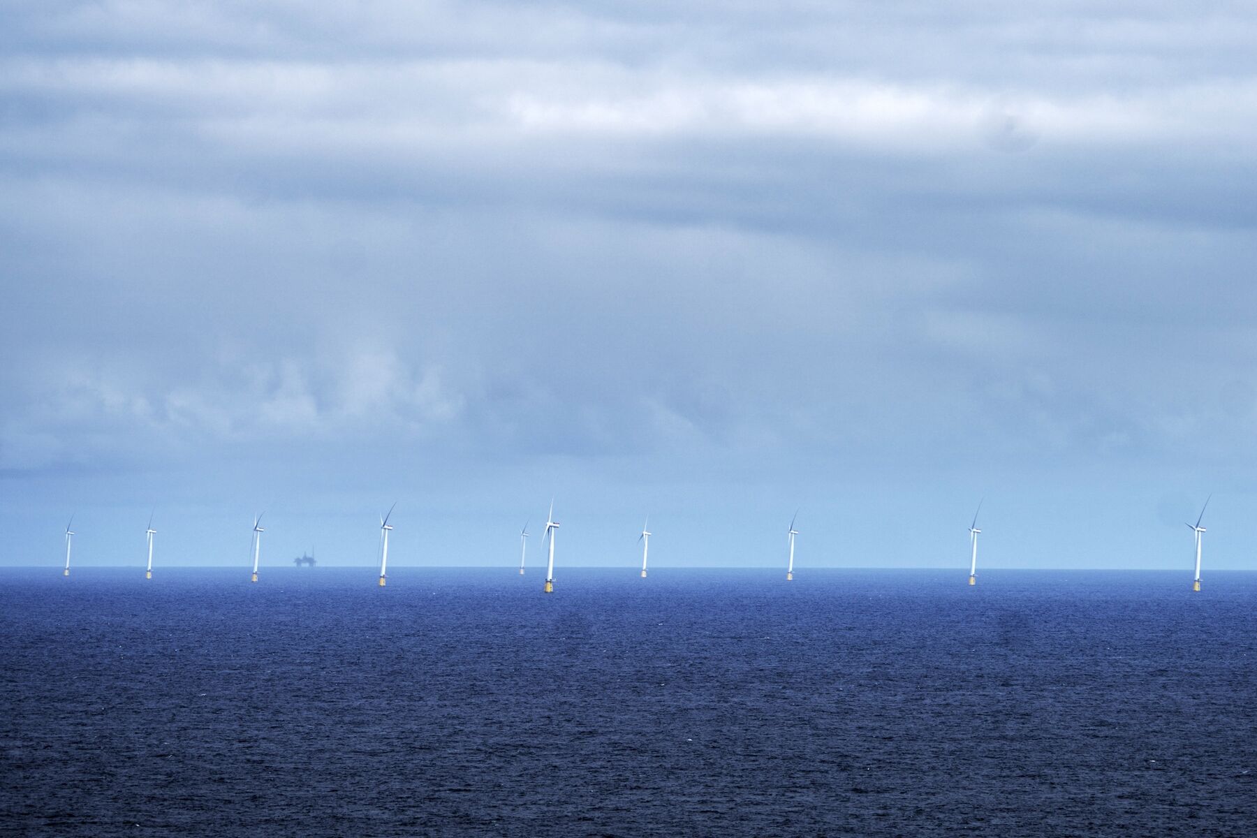 equinor-bets-on-offshore-wind-to-lower-carbon-intensity-of-its-oil