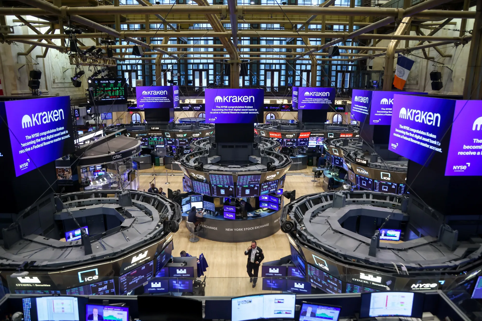 Stocks Rise Amid Economic Surprise as Oil Whipsaws