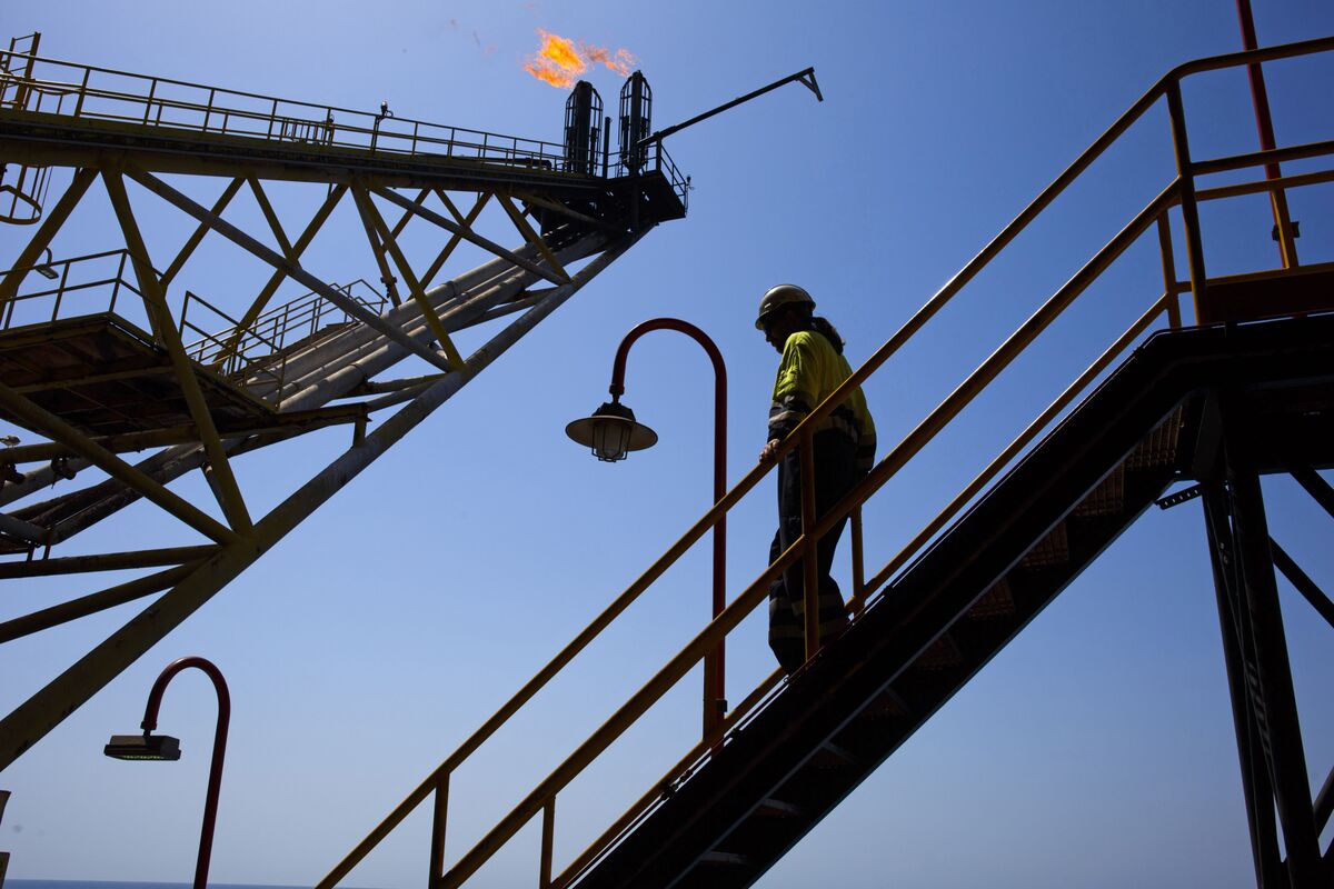Oil Holds Near Two-Month Low as Trump Extends China Deadline