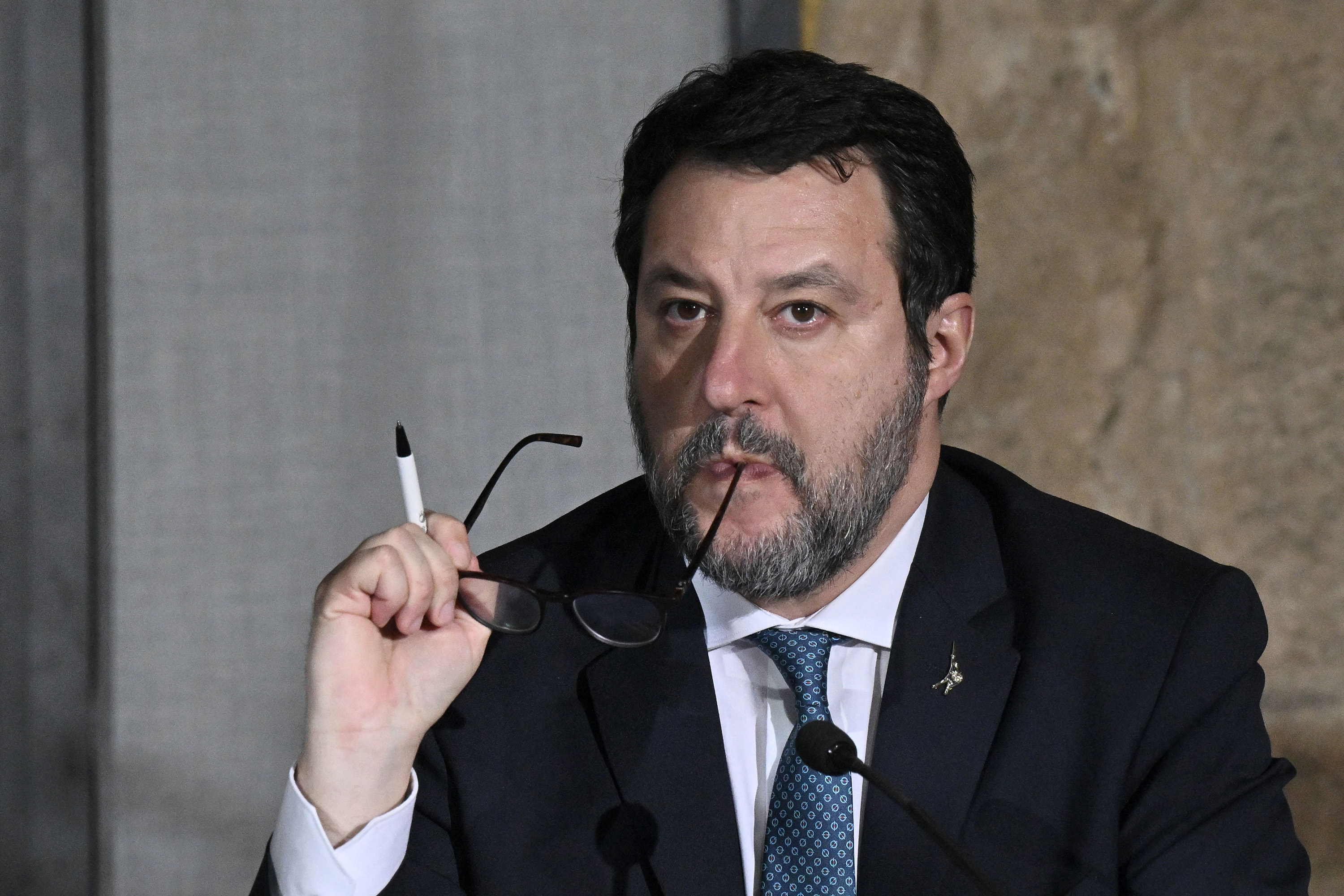 Italy’s Salvini Says ECB Rate Hiking Is ‘Nonsense and Dangerous ...