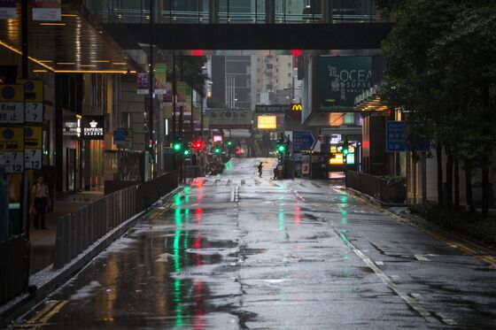 Hong Kong On Lockdown as Typhoon Mangkhut Arrives