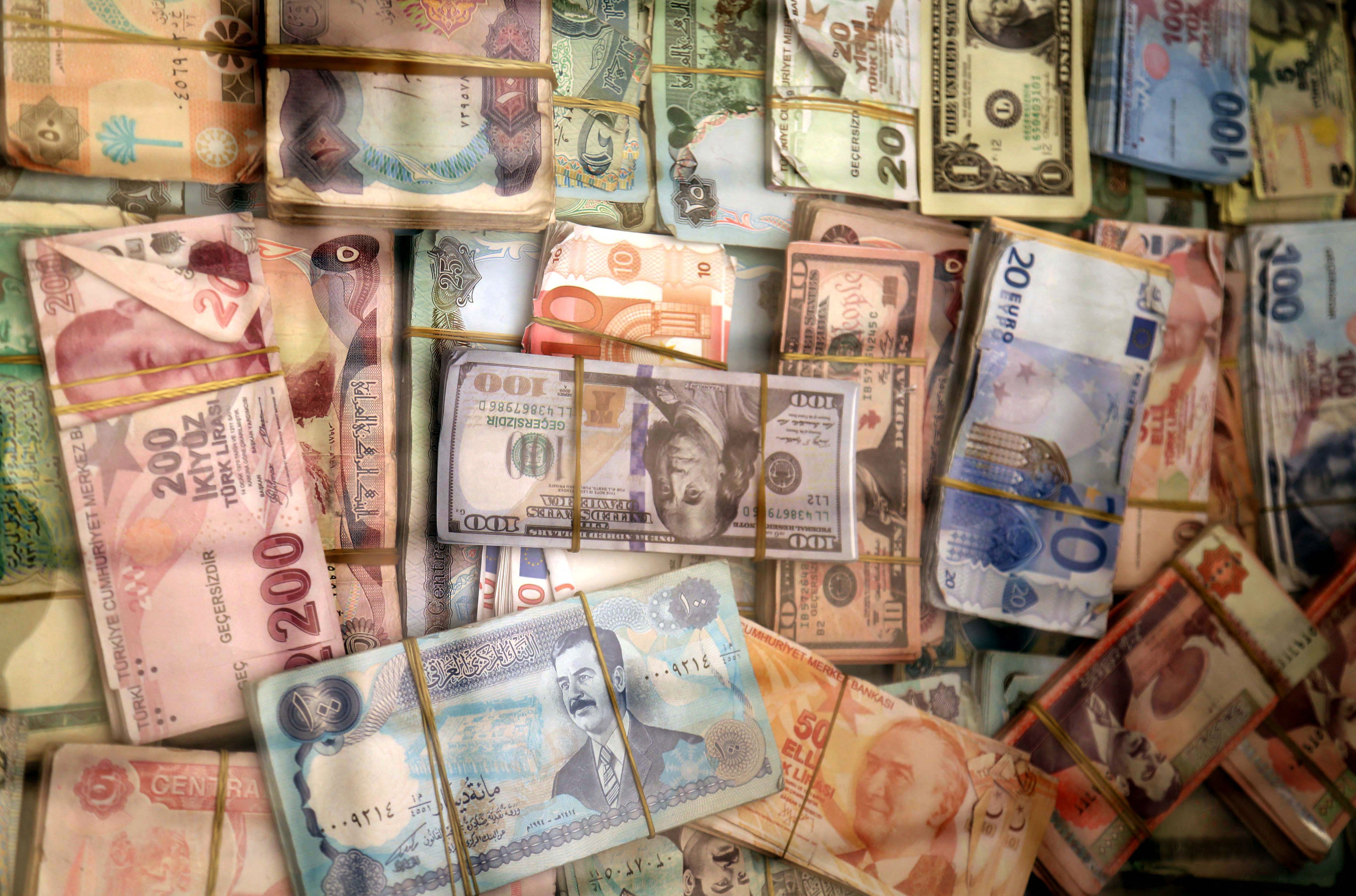 Brazilian Real Drops to Record Low Against U.S. Dollar - Bloomberg