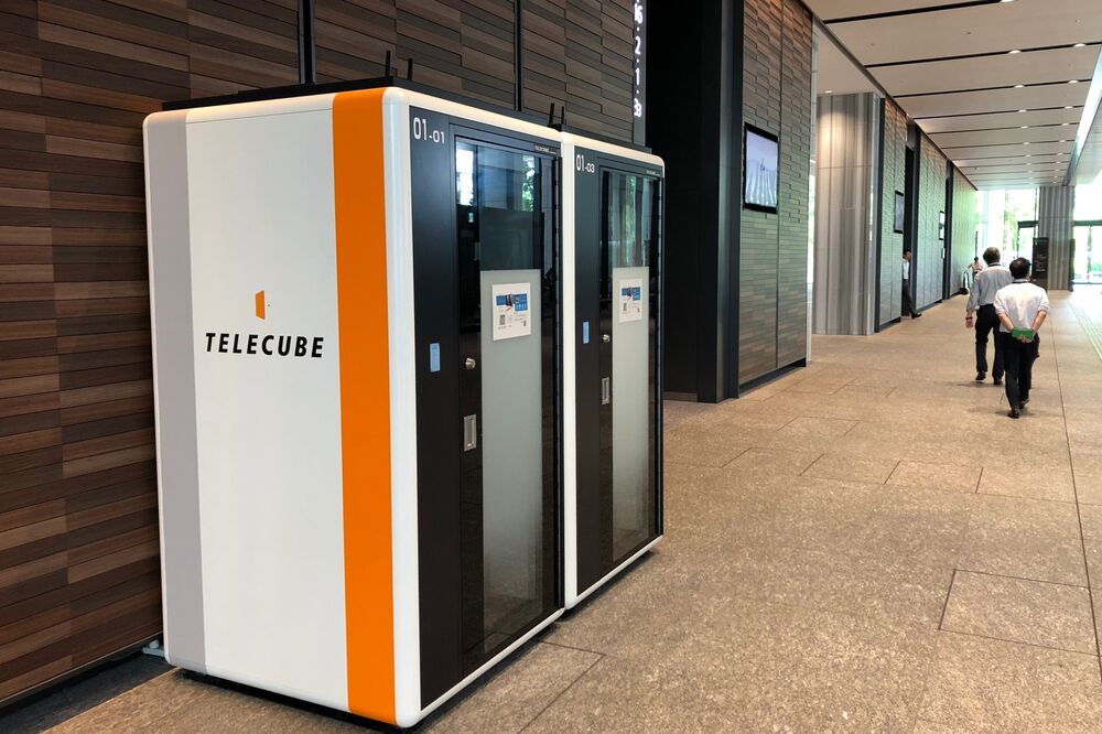 Phonebooth Sized Offices Debut In Japan For Telecommuting Masses Bloomberg
