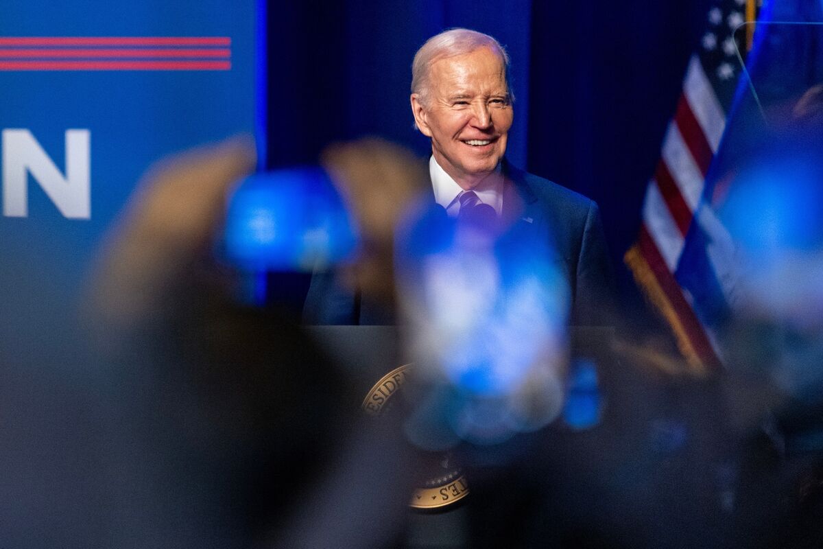 High Inflation and Delayed Rate Cuts Spell Trouble for Biden’s Economy