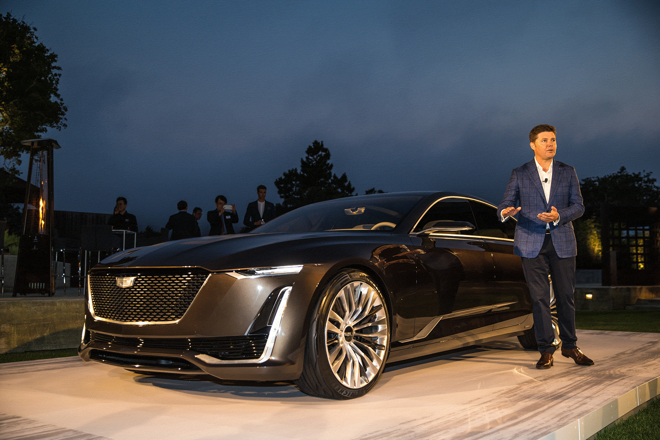 Cadillac will show its massive Escala concept sedan in L.A.