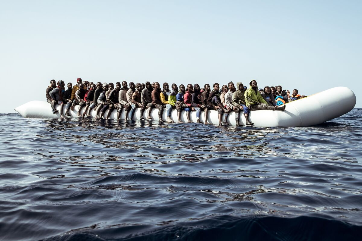 Migrant Crisis: EU Limits Sale of Inflatable Boats to Libya - Bloomberg