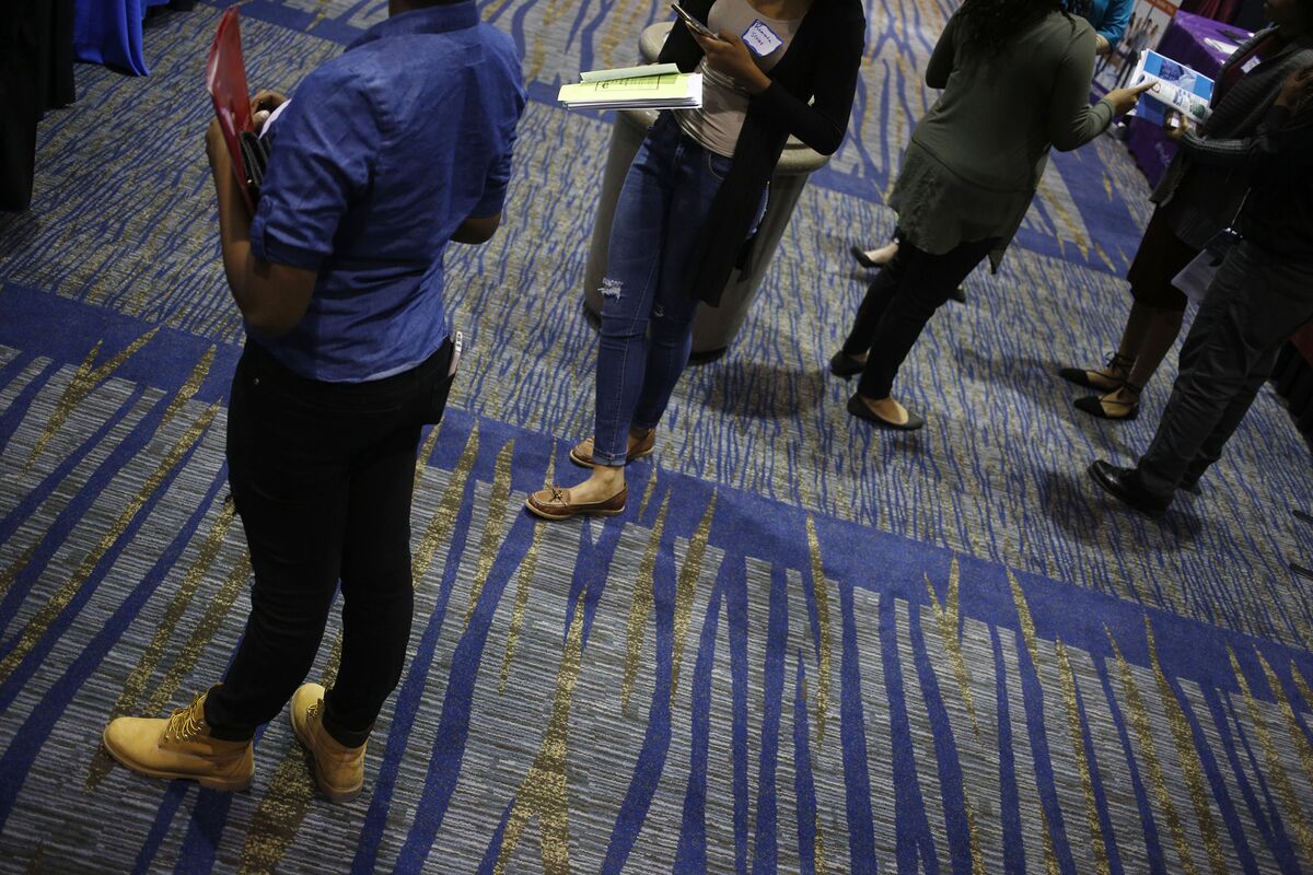 Here's Why Robust U.S. Job Market Isn't Producing Better Pay