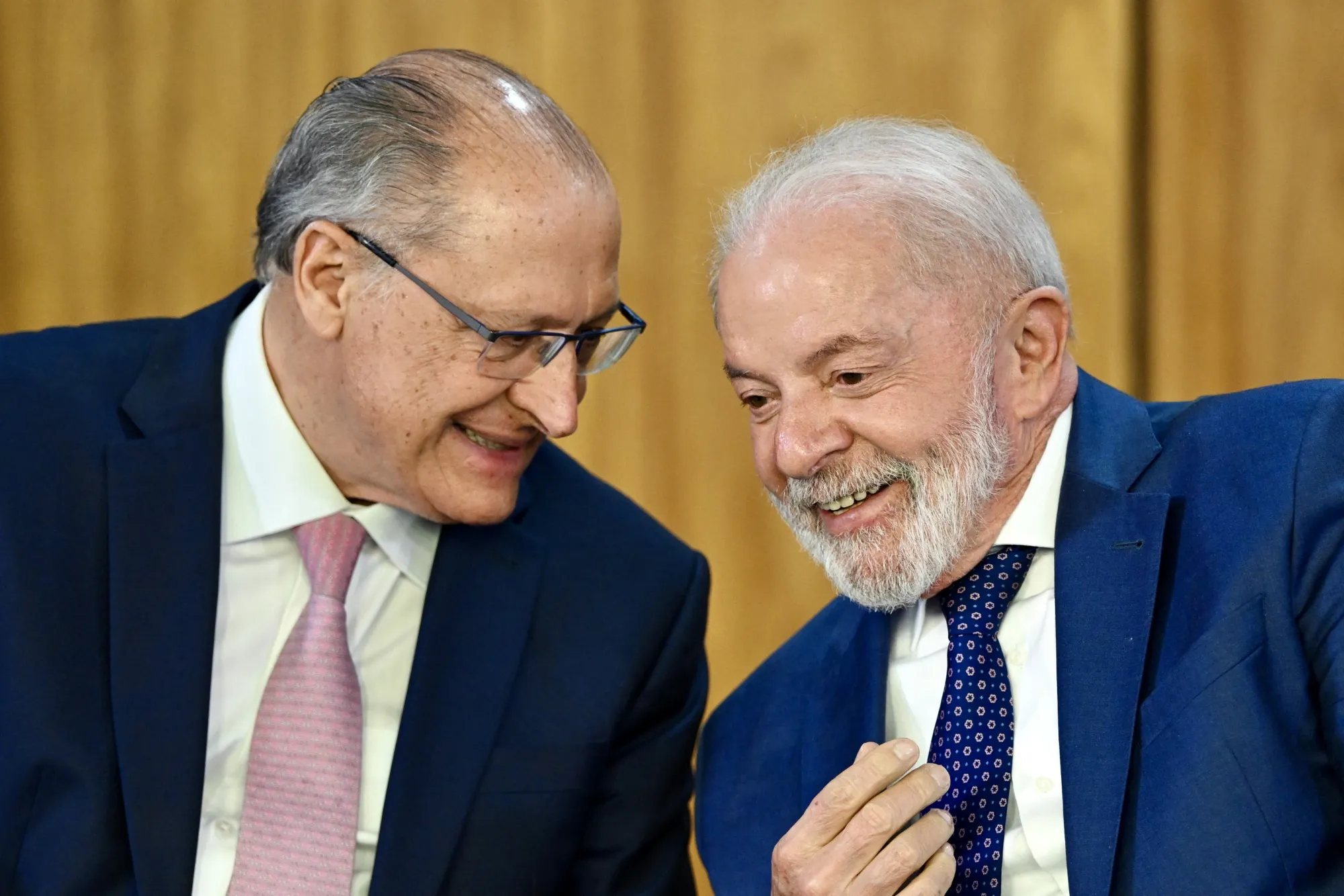 Geraldo Alckmin and Luiz Inacio Lula da Silva.