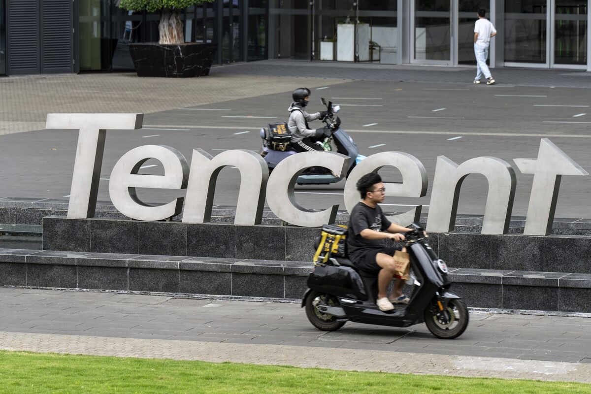 China Tech’s Deepening Valuation Slump Fails to Win Back Buyers