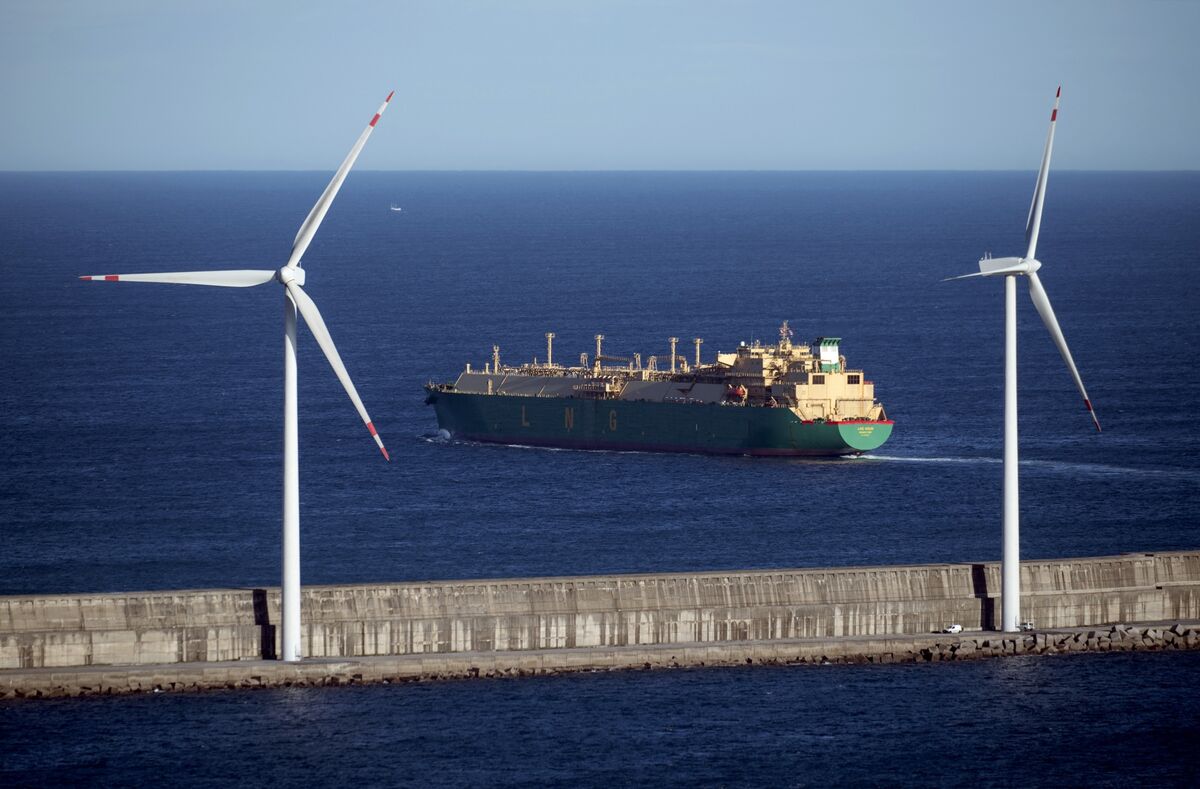 bloomberg.com - Javier Blas - Europe Is Becoming a Little Too Addicted to American Gas
