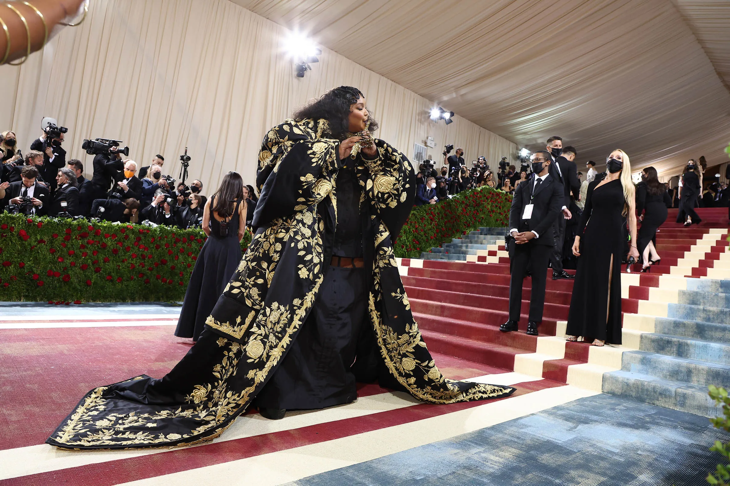 Lizzo arrives at The 2022 Met Gala Celebrating "In America: An Anthology of Fashion."