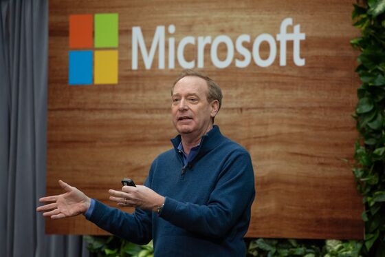 Microsoft, LinkedIn to Retrain Unemployed Workers for In-Demand Jobs