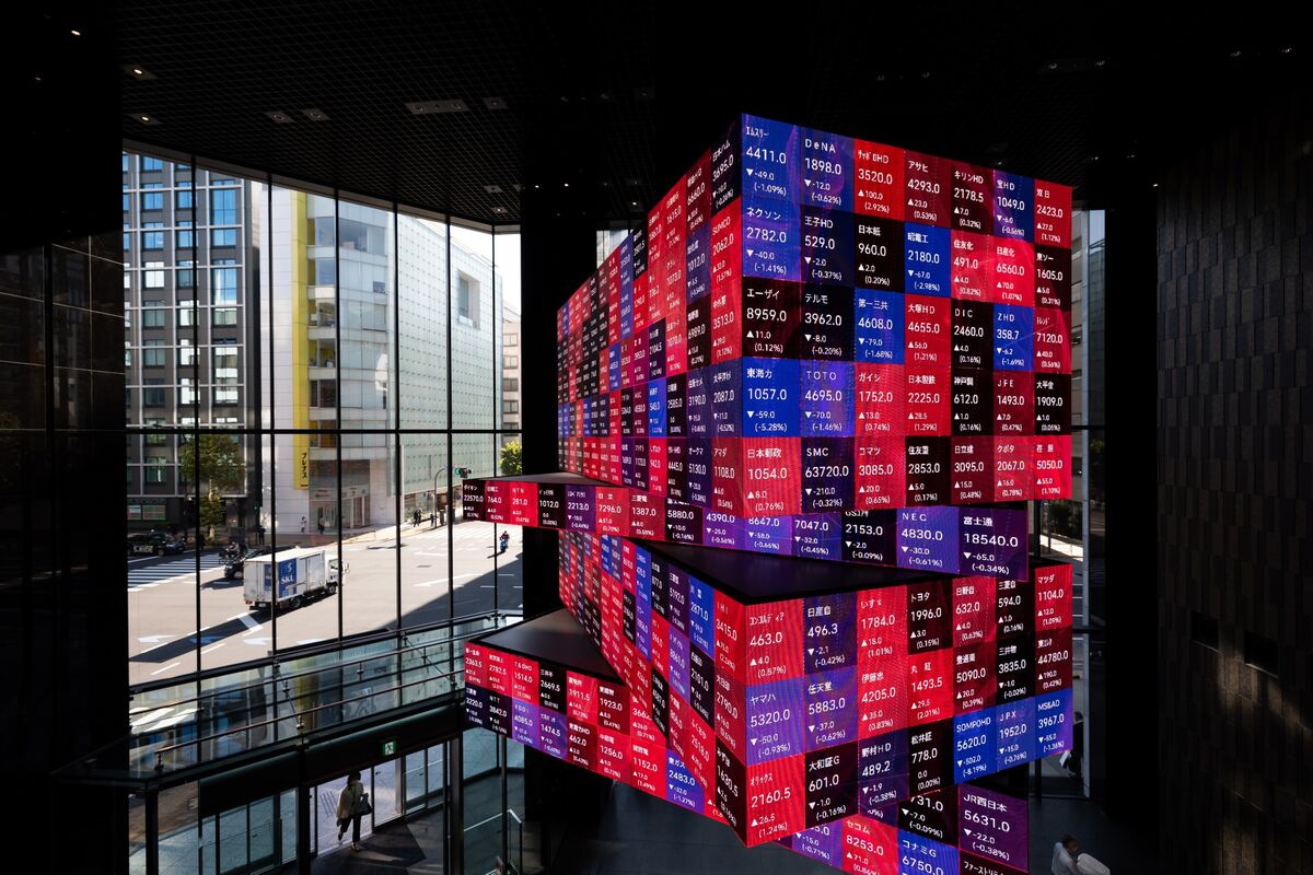 Cập nhật thị trường đầu ngày: Chứng khoán châu Á giảm, thị trường thận trọng chờ đợi dữ liệu PCE Mỹ