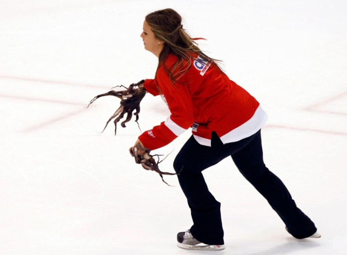 1200px x 882px - Hockey Fans Throwing Weird Crap on the Ice: A City-by-City Breakdown -  Bloomberg