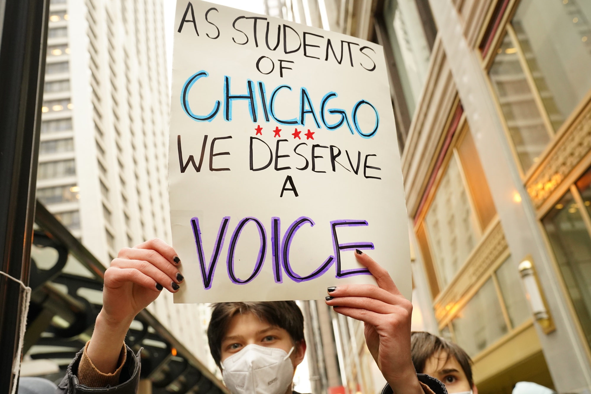 Chicago Public Schools students spread a message of peace - CBS