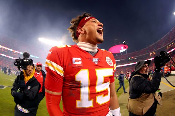 Chiefs QB Pat Mahomes Topples Tom Brady as Top Seller of NFL Merchandise 
