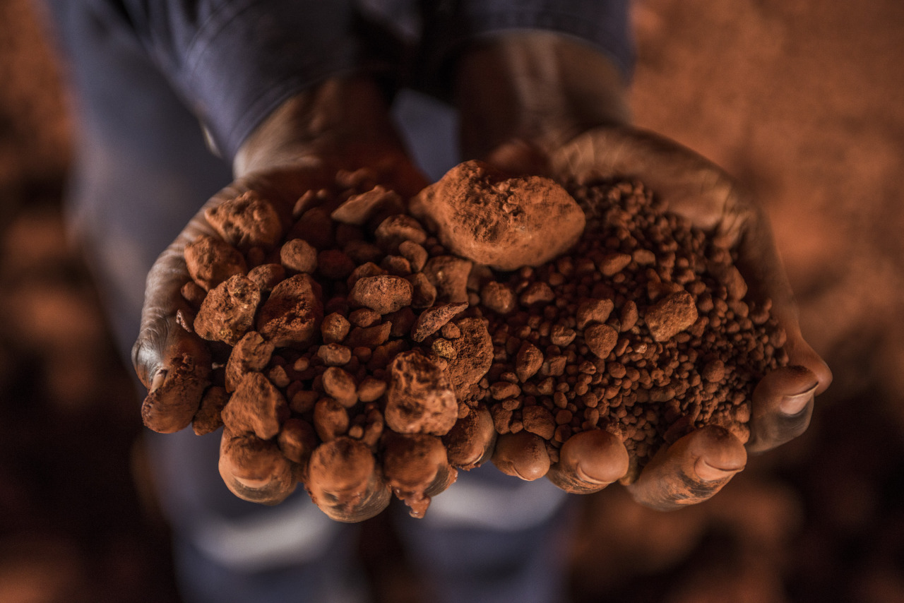 Guinea Bauxite Miner to Build New Railway in 3 Billion Deal Bloomberg