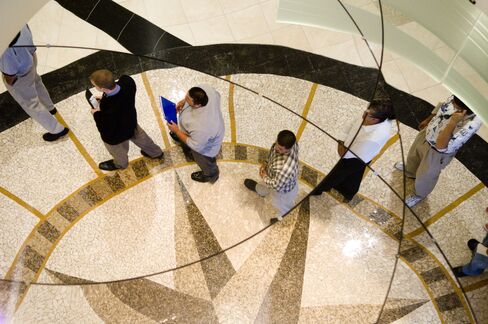 Jobless Claims Jumped Last Week as Sandy Damaged U.S. Job Market