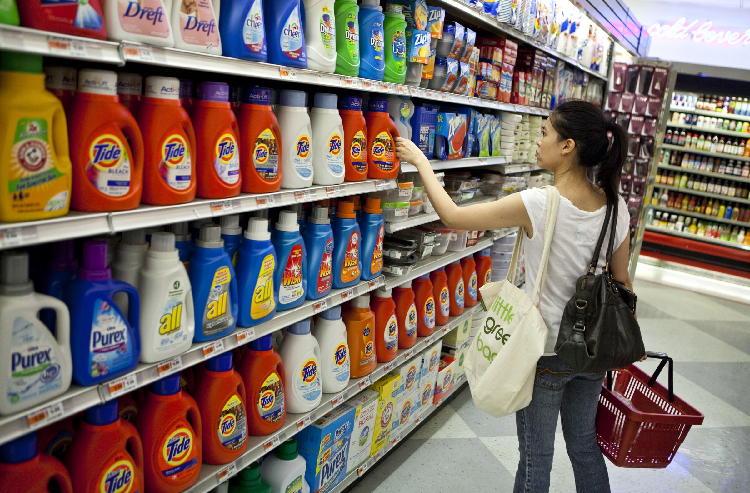 P&G Becomes Improbable Supporter of Ingredient Disclosure Rule - Bloomberg