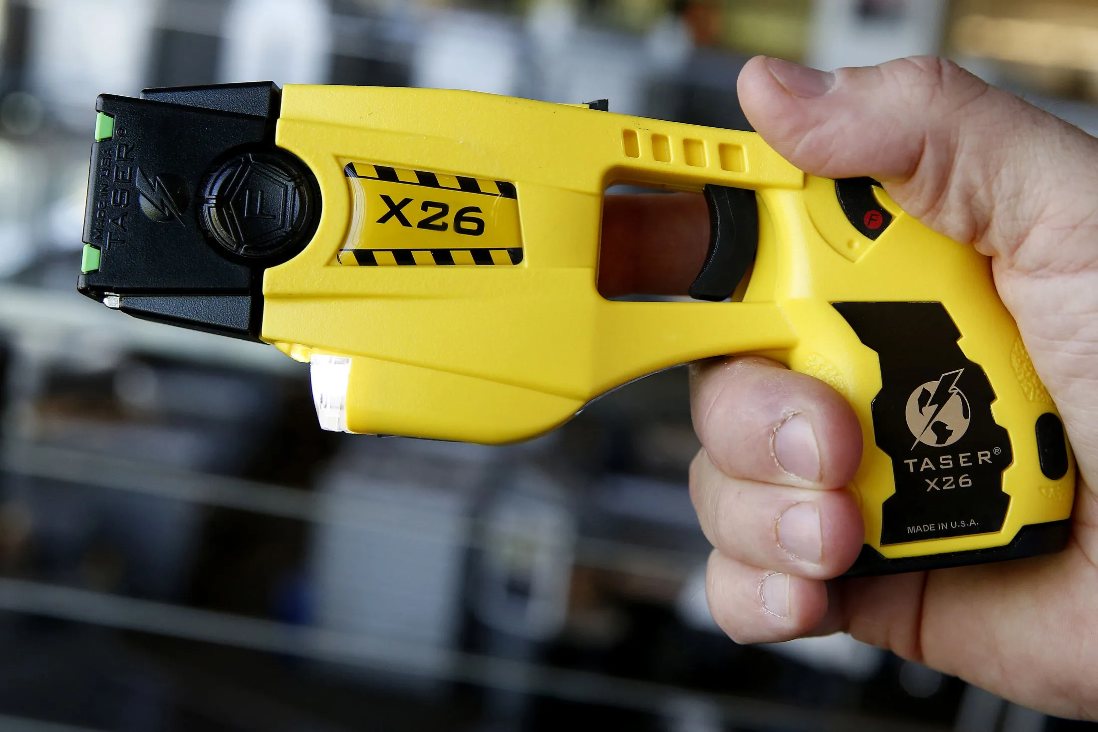 1508521835_TASER