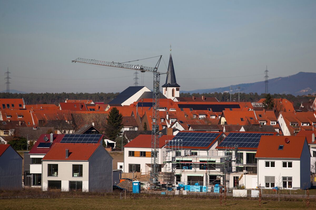 bloomberg.com - Edward Clark - Construction Uptick May Come Too Late for Europe's Suppliers