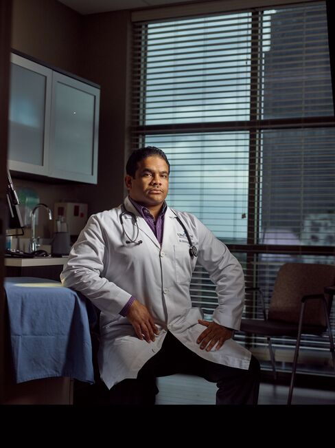 Chris Walker, an obstetrician in Orlando, says Martinez introduced Smith as 'the best student he's ever had.'