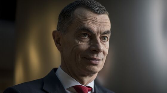 Ex-UniCredit CEO Plans SPAC Amid ‘Transformation’ in Finance