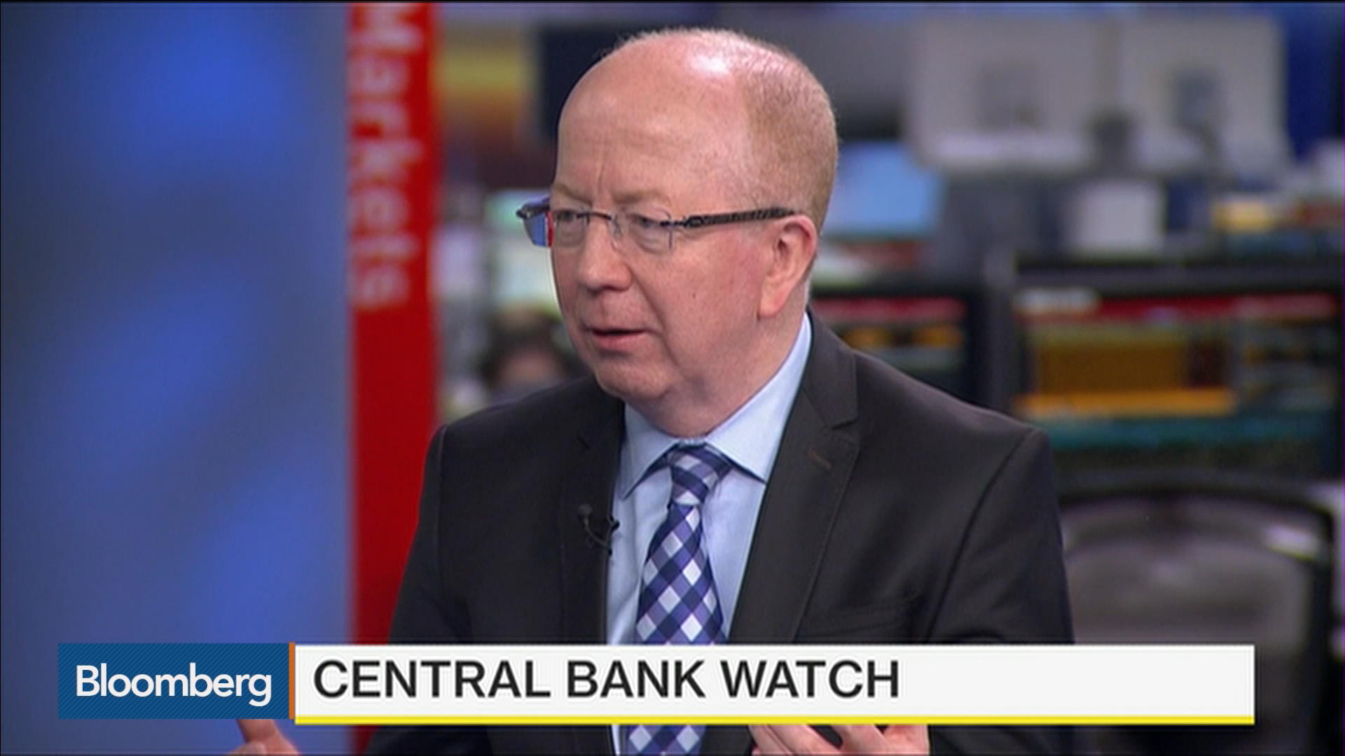 Watch The Deflationary Forces Giving Central Banks a Headache - Bloomberg