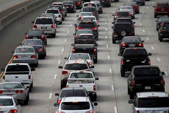 States Sue U.S. to Save Obama-Era Car-Efficiency Rules