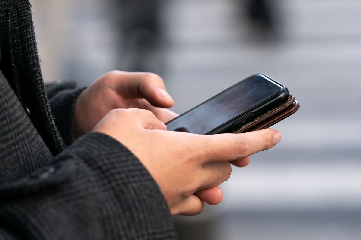 Mobile Carriers Join Forces to Boost Coverage in Dead Zones