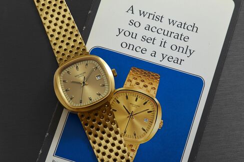 There are good reasons why the Beta 21 is a real watch-nerd favorite.