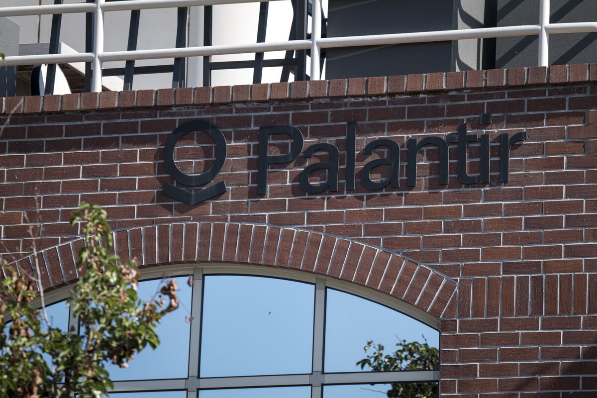 Palantir Rallies on Sales Forecast, Embrace of Bitcoin - Bloomberg