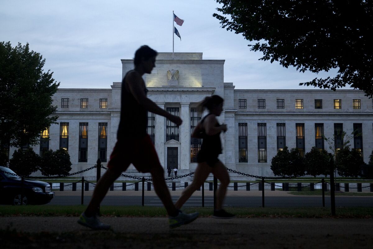 Fed On Track for Rate Cut After Weak Jobs Data, Hiring Markdowns