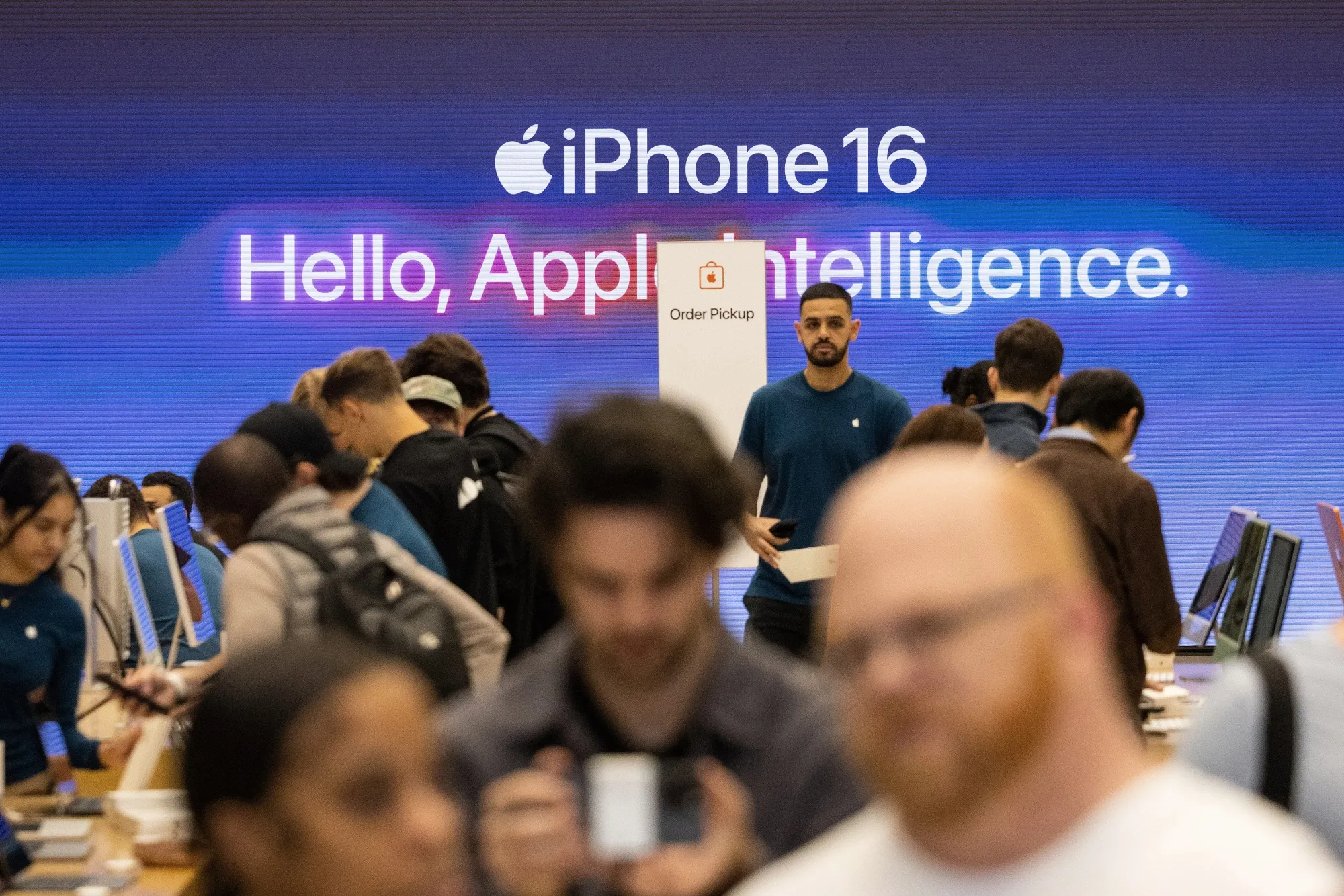 Apple iPhone Hits Stores Without Its Highly Awaited AI Features