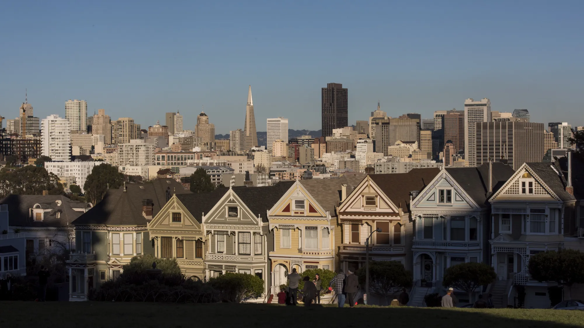 This photo is always used when discussing high San Francisco rents.
