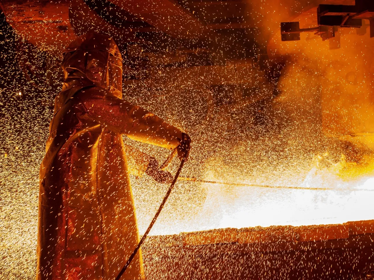 Nickel advanced as much as 3.1% to $25,095 a ton.