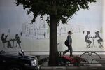 Morning Commuters Ahead of Japan GDP Figures Release