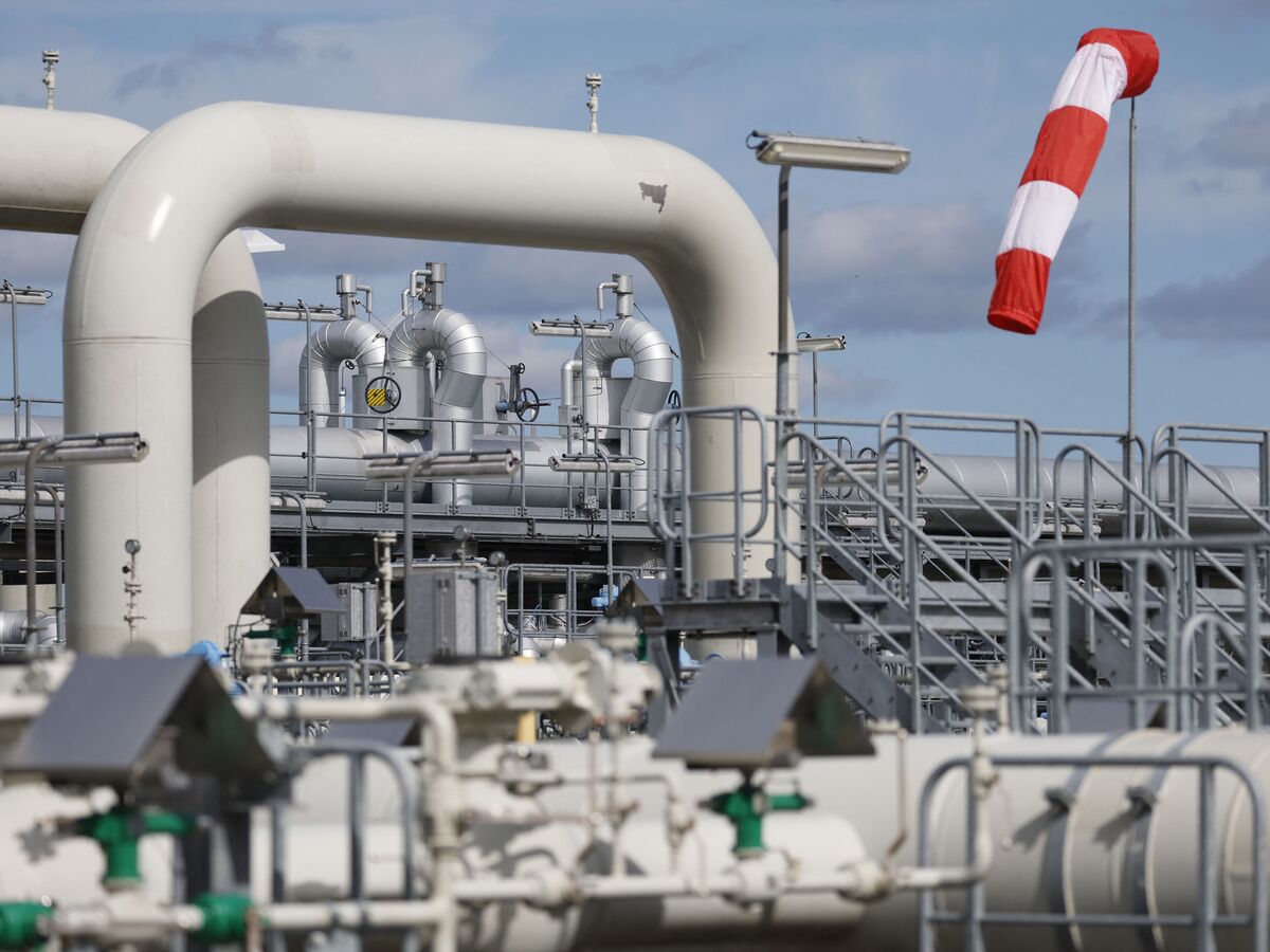 Europe Natural Gas Prices Head for Fourth Weekly Loss as Stockpiles