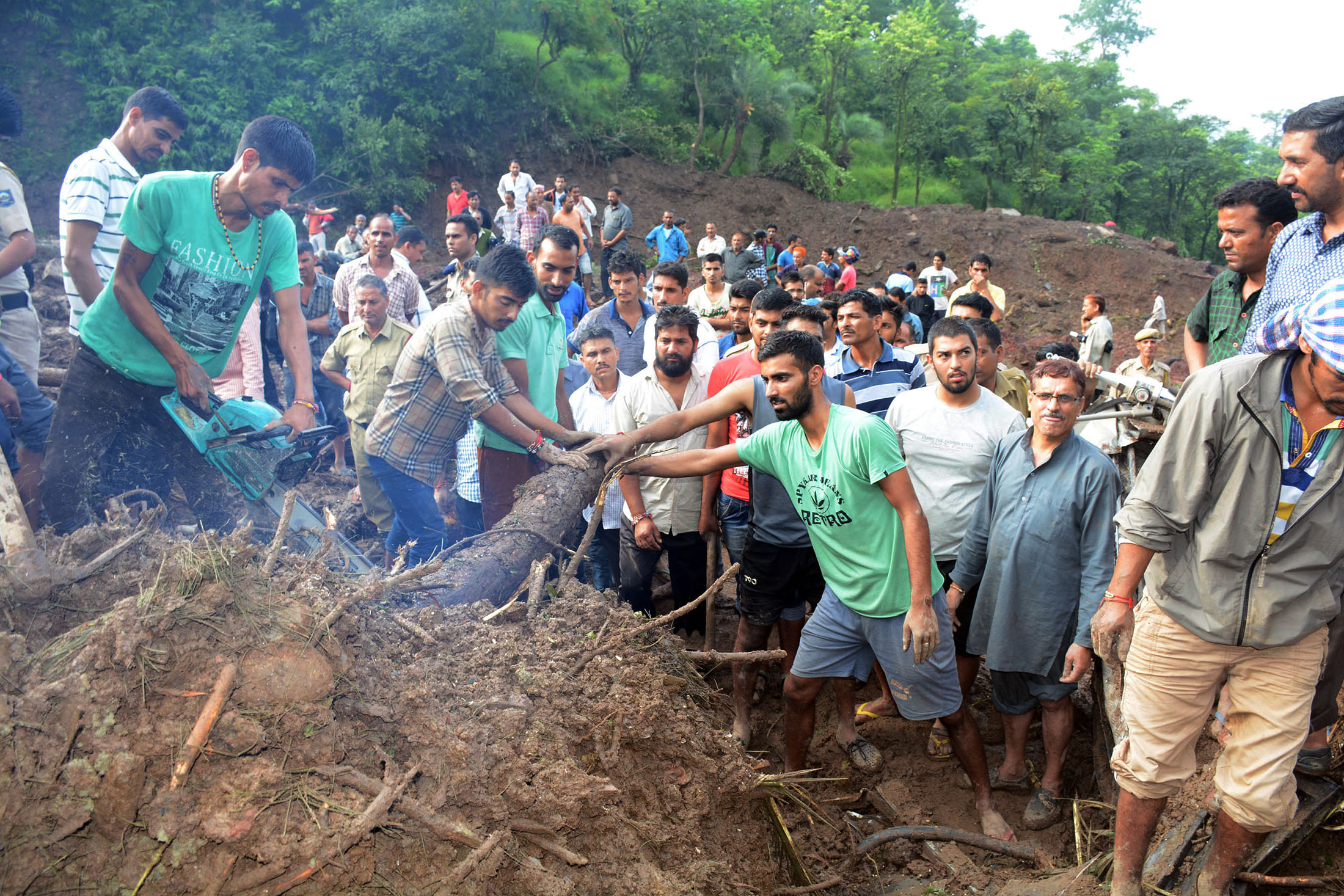 Rescuers Pull Out 13 Bodies After Landslide Hits North India - Bloomberg