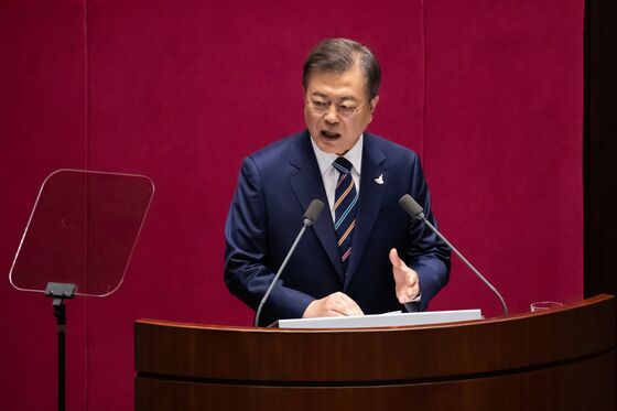 South Korea’s Moon Says Virus Is Contained; Aims to Revive Economy
