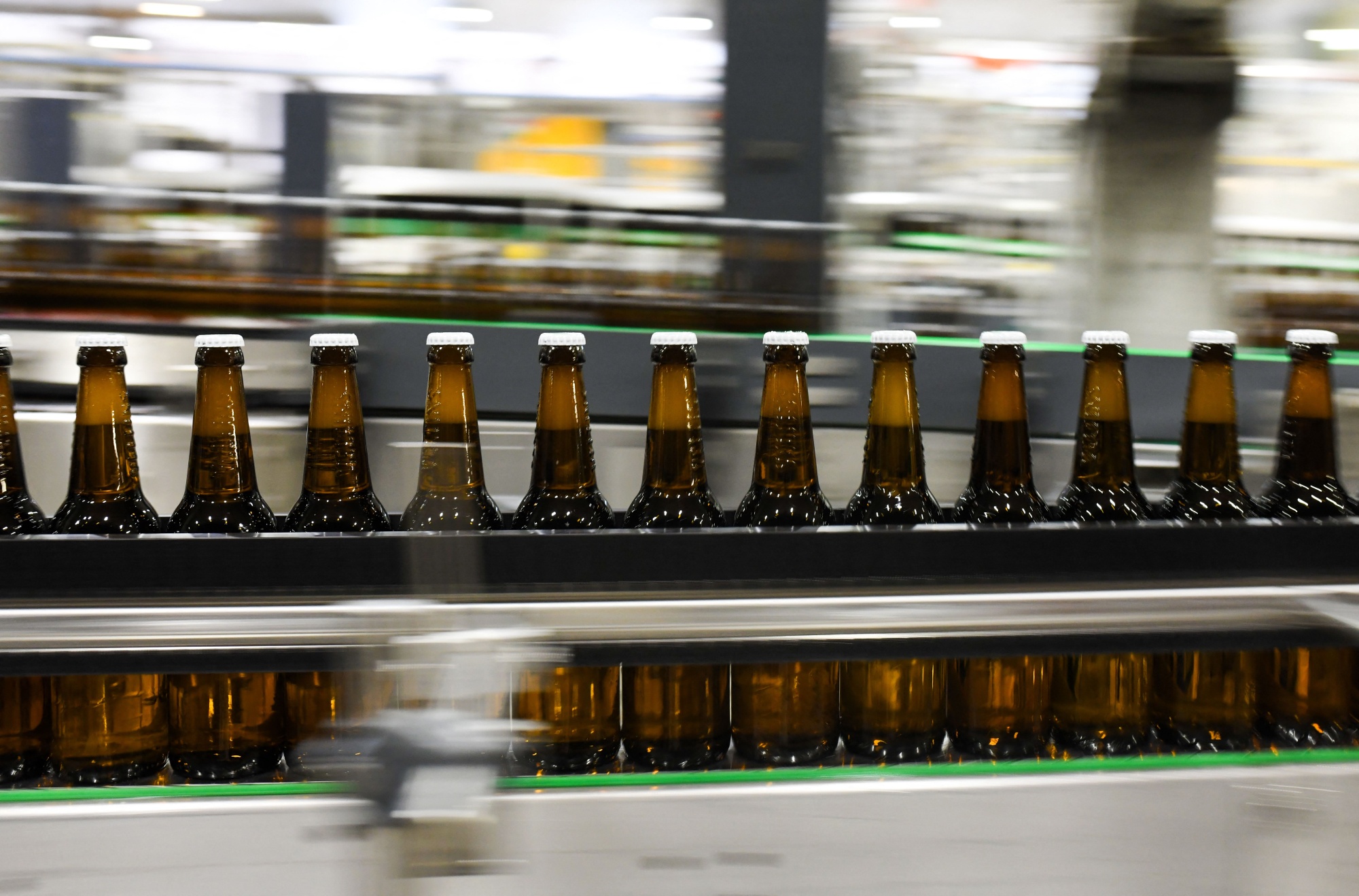 UK SupplyChain Crisis Beer Bottle Shortage Nears Amid Rising Costs